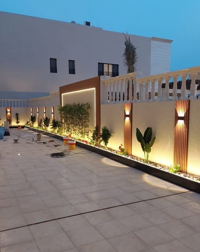 تكسيات جدارية مع إضاءة